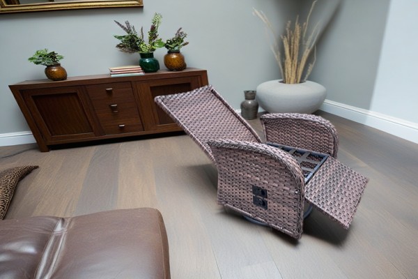 Pneumatic Swivel Chair
