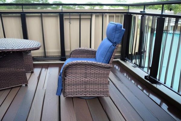 Pneumatic Swivel Chair